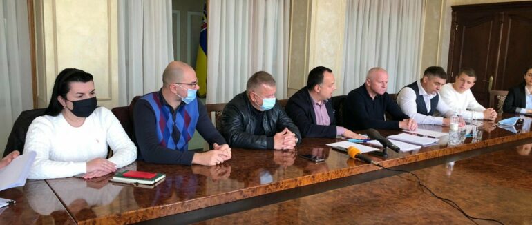 Депутати Закарпатської облради звернулися до правоохоронців через протизаконні дії ексголови Петрова