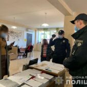 На території Мукачівського автовокзалу продавали фальшиві експрес-тести на COVID 19