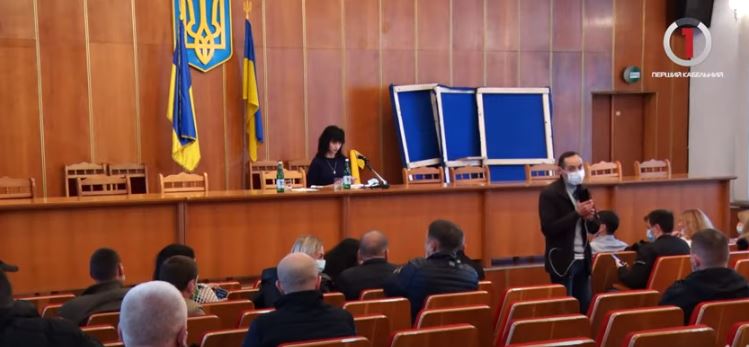 Голова подав у відставку, депутати аплодували: підсумки сесії Свалявської міської ради (ВІДЕО)