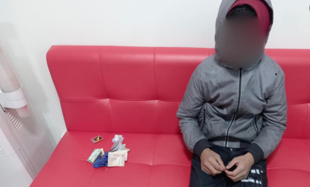 Малолітній ужгородець цілий день просидів у вбиральні медичної лабораторії, щоб викрасти гроші