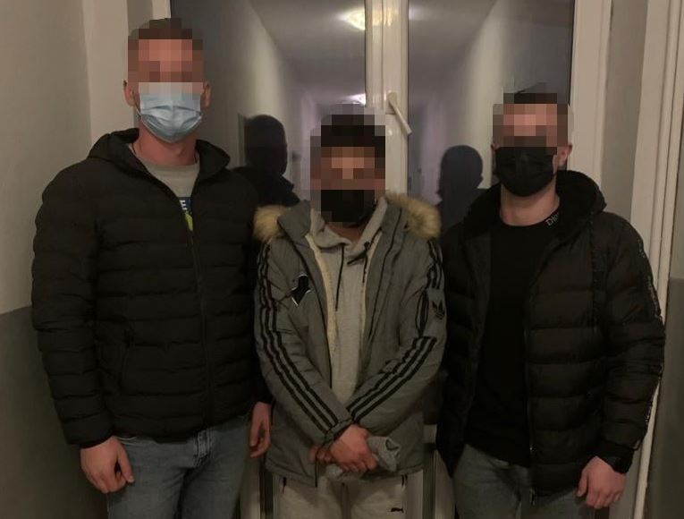 Раніше судимий чоловік обікрав весільний салон у Виноградові