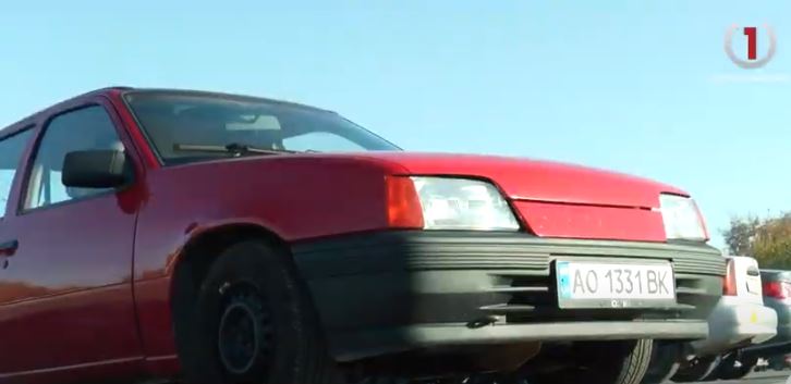 Майже Tesla: ужгородець зробив зі старенького авто міні-електрокар (ВІДЕО)