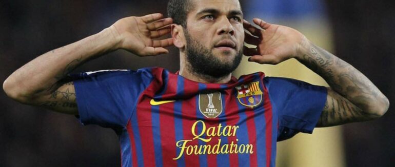 Барселона офіційно оголосила про повернення Алвеса