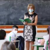 У Мукачівській громаді відсторонили від роботи 19 педагогів