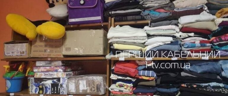 Тони речей для нужденних: як працює соціальна крамничка у Великому Березному 