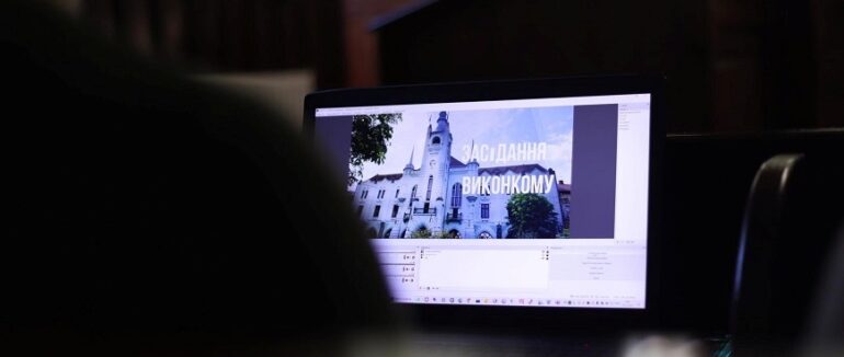 У Мукачеві двох дітей влаштували в нову родину