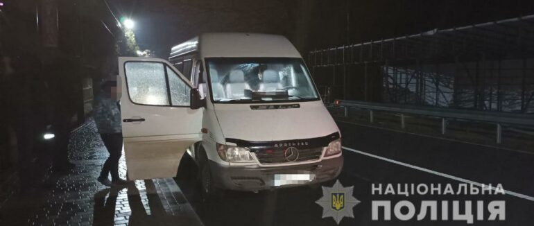 12 коробок з сигаретами: на Закарпатті викрили керманича на перевезенні партії контрафактного товару