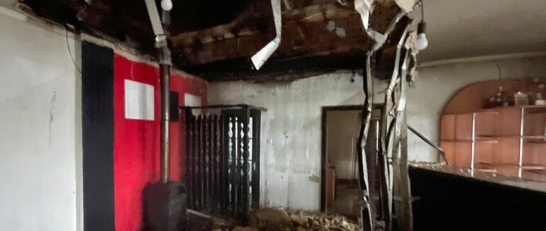 В мережі оприлюднили фото кафе-магазин, яке горіло в Хустському районі