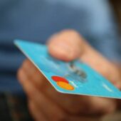 Тисяча за вакцинацію: в одному з українських банків назвали дату виплати