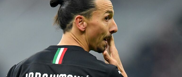 Зірка футболу Ібрагімович знову привітав уболівальників з Різдвом непристойним жестом