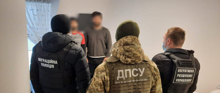 У Закарпатському селі затримали чотирьох громадян Індії