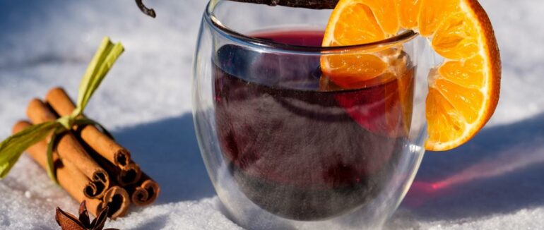 Глінтвейн на Новий рік 2022: 4 дивовижних рецепти до свята