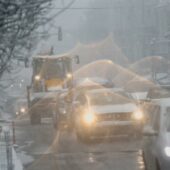 Постійно увімкнені фари і шини за сезоном: МВС планує оновити ПДР