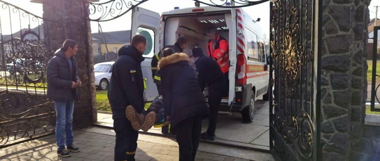 У Мукачівському районі чоловік впав з купола церкви