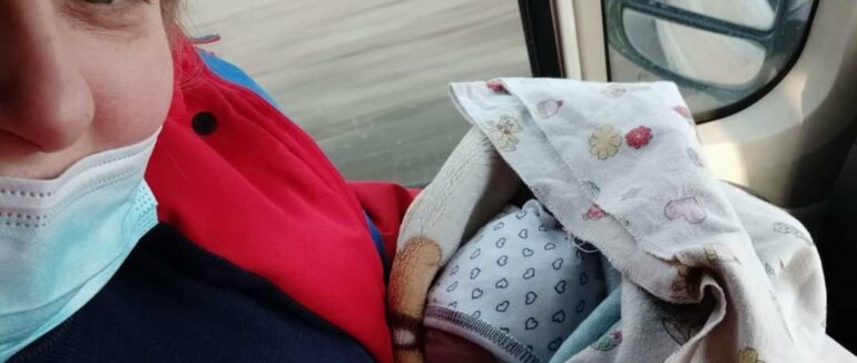 На Тячівщині фельдшер швидкої допомоги допомогла народитися дівчинці