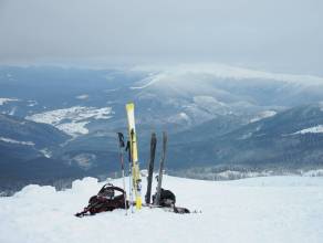 На Рахівщині під час катання на лижах травмувався турист