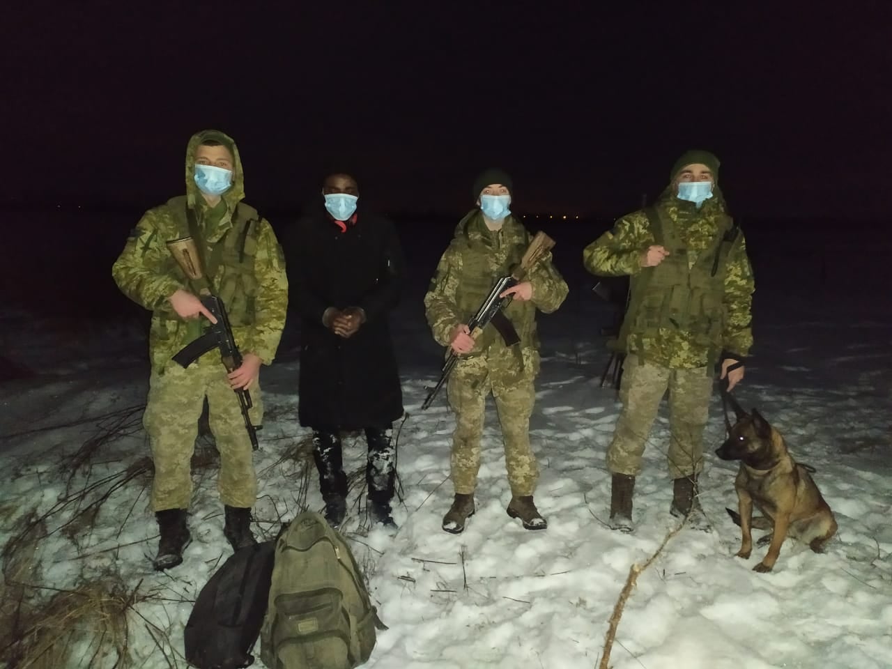 Намагався перепливти річку: на Закарпатті прикордонники витягли з води нігерійця
