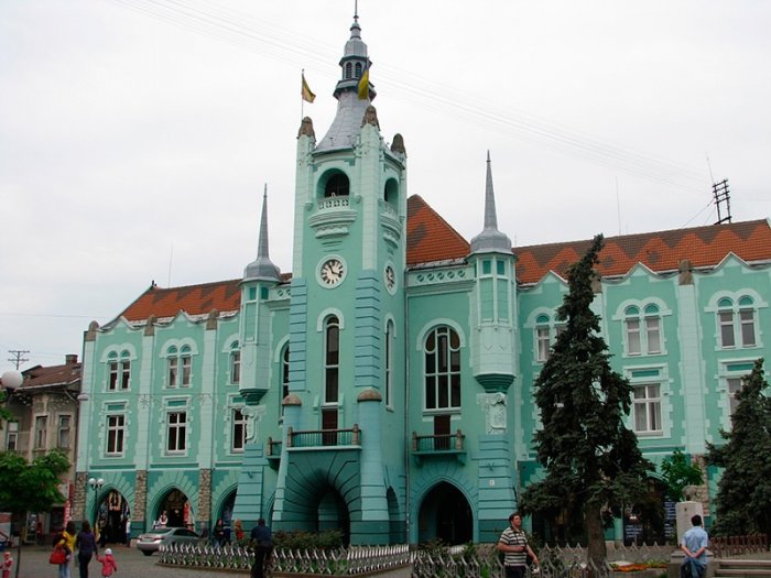 У Мукачеві позачергово перед Новим роком скликають депутатів: відомі причини