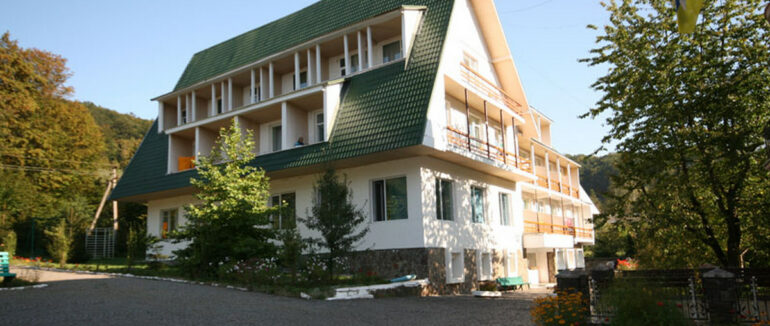 Сьогодні призупинив свою роботу один із найвідоміших санаторіїв Мукачівського району