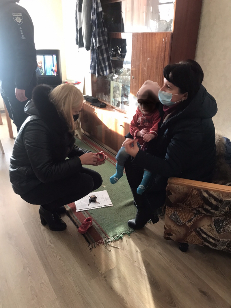 Мати наносила численні побої: на Свалявщині з сім`ї вилучили двох діток