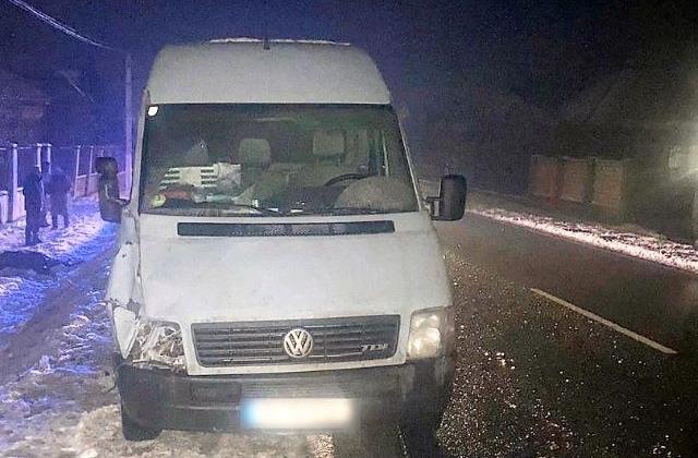 Смертельна аварія під Ужгородом: від сильного удару жінка відлетіла у кювет