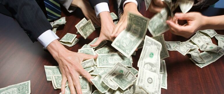 Які знаки зодіаку розбагатіють у грудні 2021 року