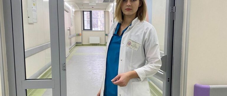 Чи захистять наявні вакцини від “Омікрону” – епідеміологиня