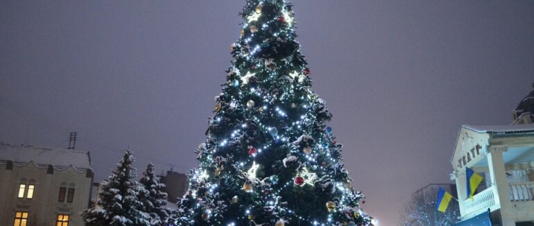 У Мукачеві стартувало голосування серед школярів, які будуть запалювати міську ялинку