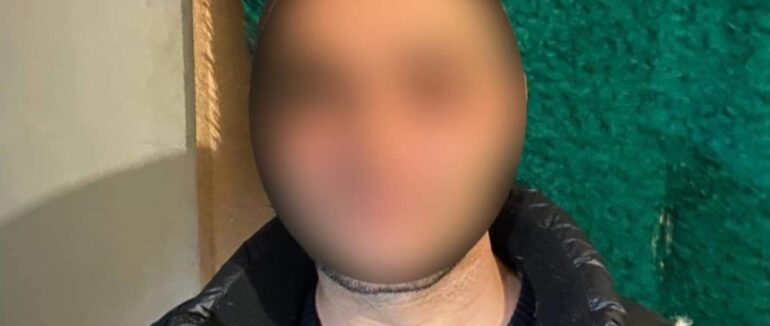 Вночі в Ужгороді чоловік розбив вікно у чужому помешканні та накоїв безлад