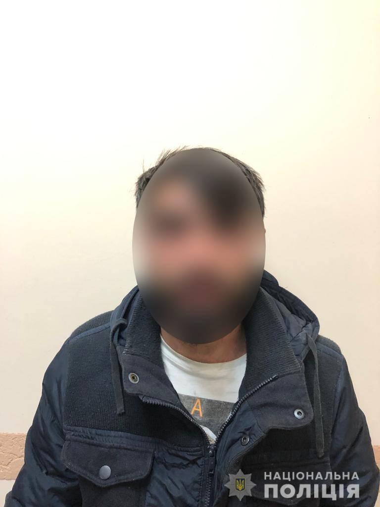 У Сваляві затримали двох зловмисників, які пограбували будинок містянки