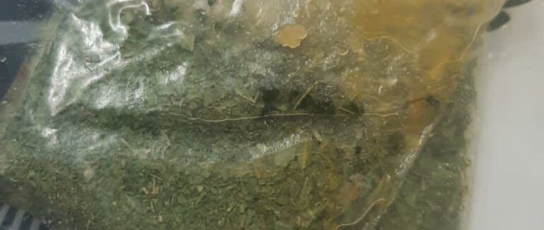 На Закарпатті затримала зловмисника, який намагався передати наркотики арештованому