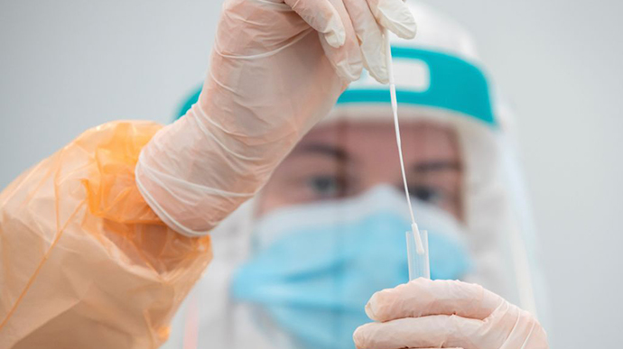 Помер перший хворий “Омікроном”