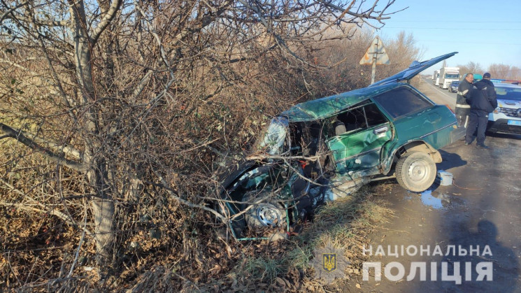 В Ужгороді на Об’їзній трапилася смертельна ДТП: водій ВАЗу загинув