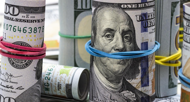 Курс валют на 27 грудня: долар завмер на місці