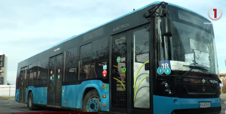 Інструкція для пасажирів: ужгородців ознайомили з перевагами “Електронів” (ФОТО, ВІДЕО)