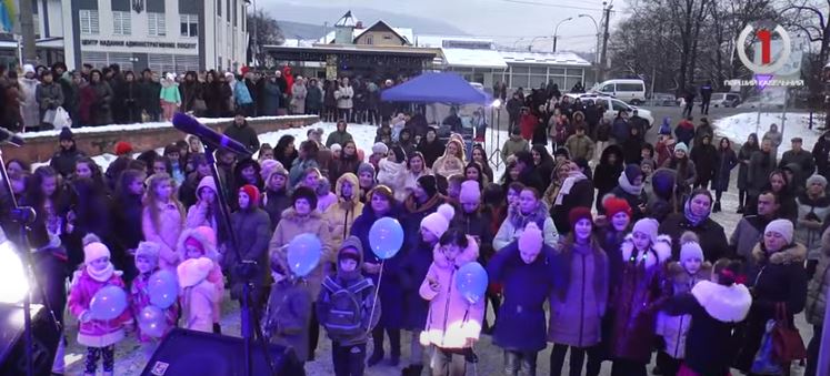 Гучні гуляння всією громадою: у Поляні святкували 5-ту річницю (ВІДЕО)