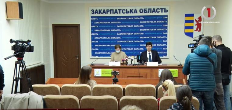 На брифінгу в Закарпатській ОДА розповіли про нові обмеження для невакцинованих (ВІДЕО)