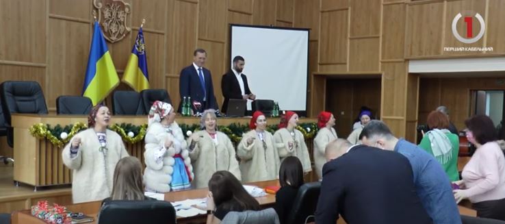 З колядою та передачею віфлеємського вогню: підсумки сесійного засідання Ужгородської міської ради (ВІДЕО)