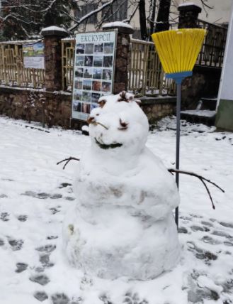 Перший сніговик на Свалявщині – соцмережі