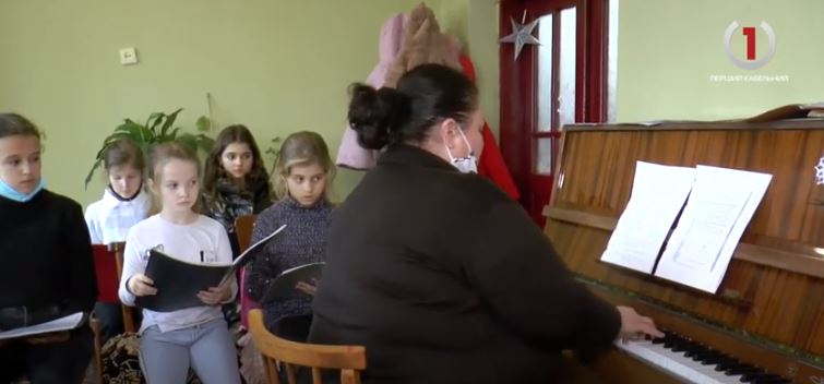 Все для розвитку потенціалу дітей: життя Бедевлянської школи мистецтв (ВІДЕО)