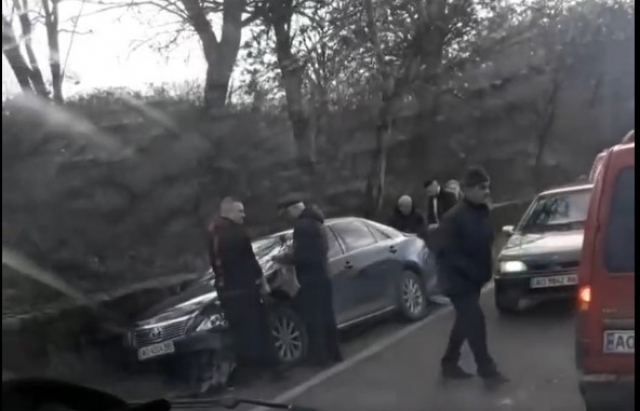 Аварія на Тячівщині: зіткнулися три автівки