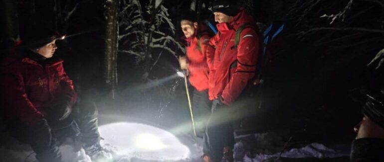 35 людей та 8 одиниць техніки: в Ужгородському районі тривають пошуки туриста