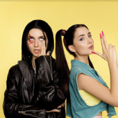 Відомі блогерки співають про Мукачево