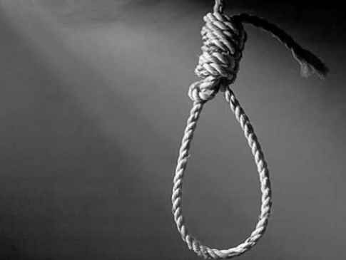 У Берегівському районі на горищі власного будинку знайшли у зашморгу 16-річну дівчинку