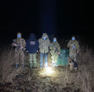 На Закарпатському кордоні затримали українця з контрабандою