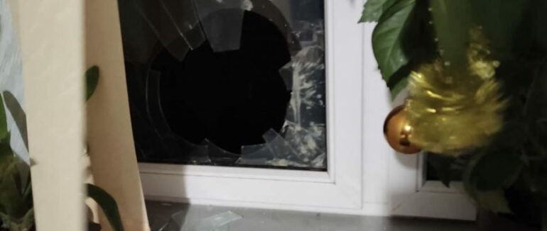 В Ужгороді затримали чоловіка, який кинув камінь у вікно чужого будинку