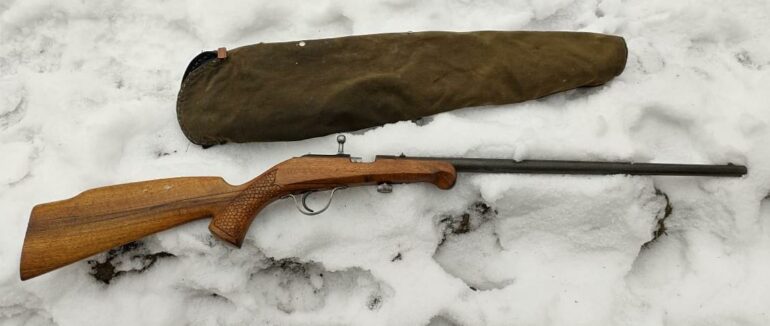 В Берегові чоловік намагався продати вогнепальну зброю за 15 тисяч гривень