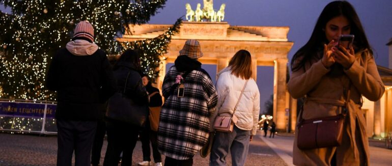 Німеччина знову відкриється для туристів з України: умови в’їзду
