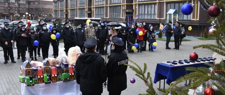 20 закарпатських поліцейських отримали нове житло