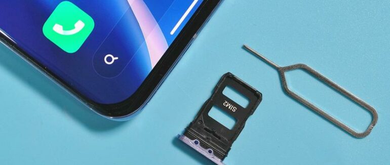 Продавець в Ужгороді протягом кількох місяців крав з супермаркету смартфони